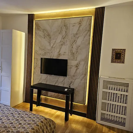 Astoria Golden House 4*