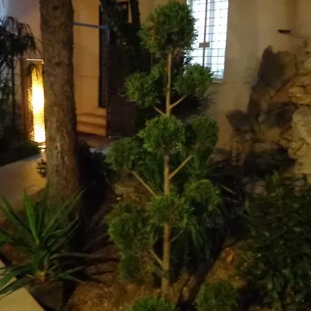 בית הארחה Astoria Golden House רומא